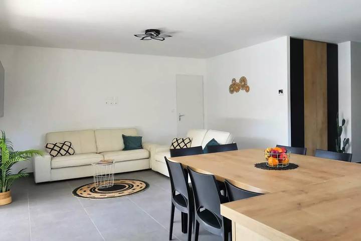 Location de vacances pour 6 personnes, avec piscine et jardin dans Lac de Paladru - 4