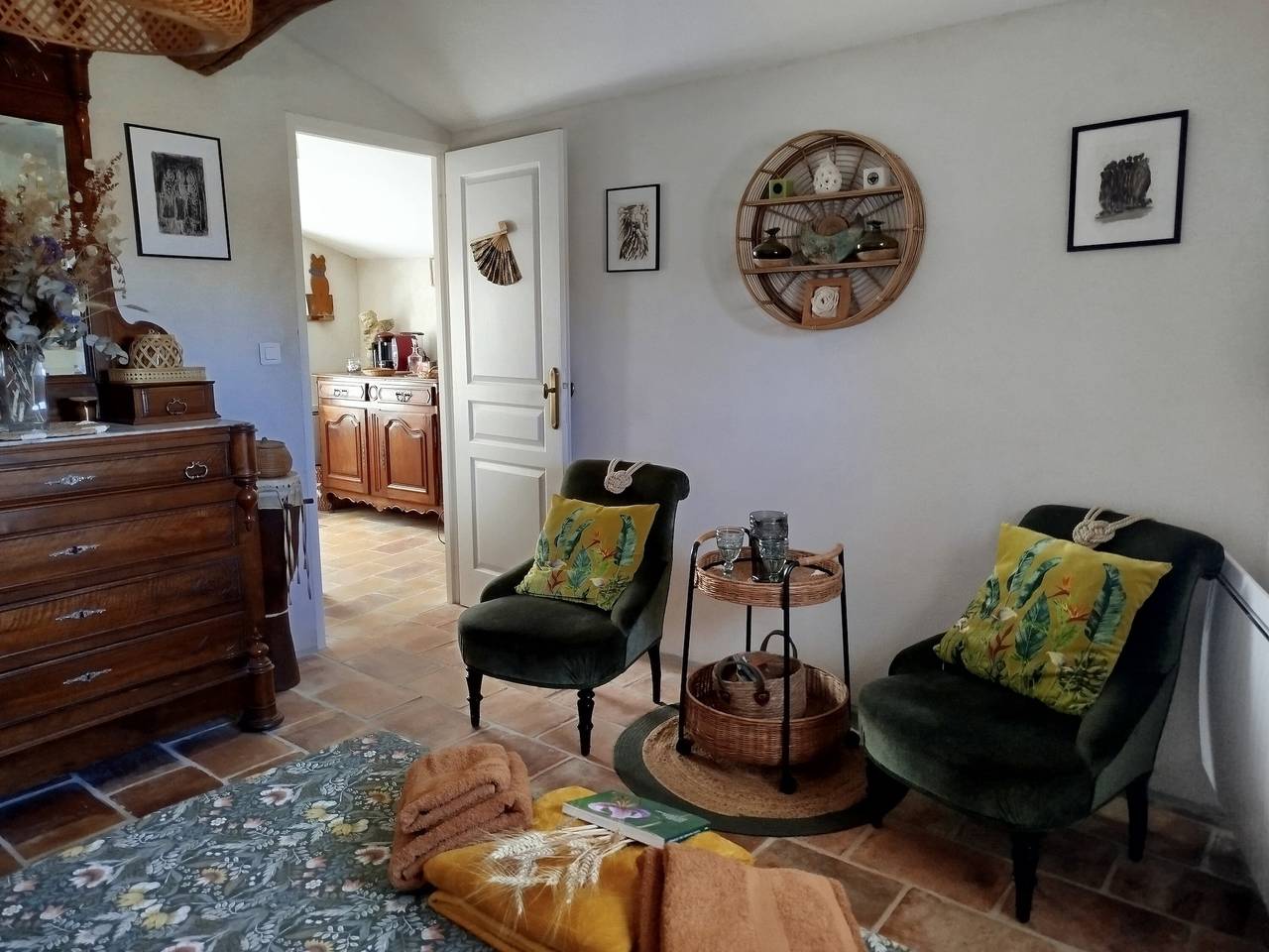 Chambre la Luna, un refugio de paz con encanto provenzal in Théziers, Region de Nimes