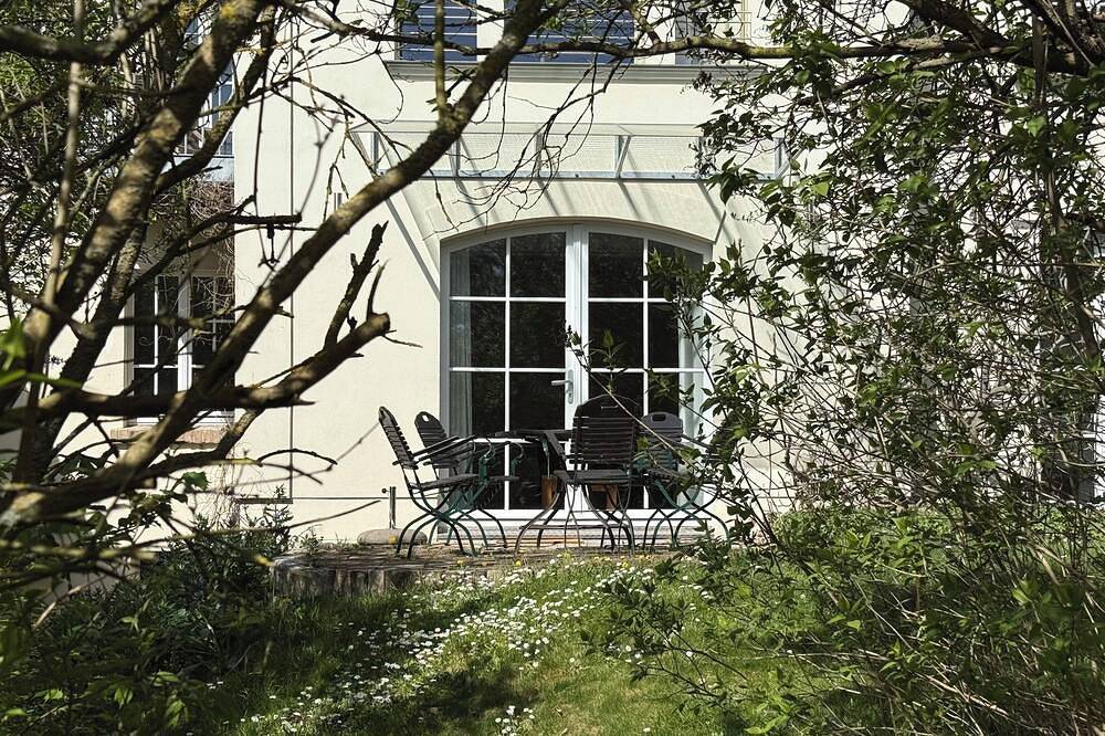 Ganze Wohnung, Remise Eg - Gartenwohnung mit Kaminofen und Terrasse in Plötzin, Werder