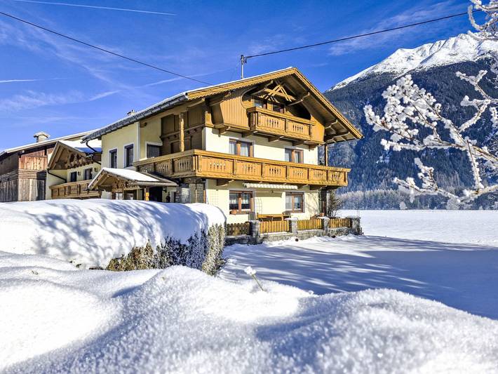 Ferienwohnung für 4 Personen, mit Balkon und Garten, mit Haustier im Ötztal