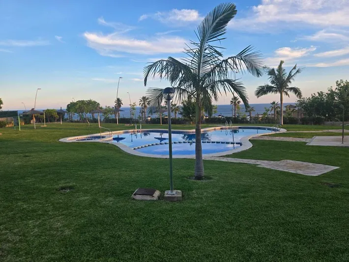 Apartamento de vacaciones para 7 personas, con jardín además de jacuzzi y piscina - 1