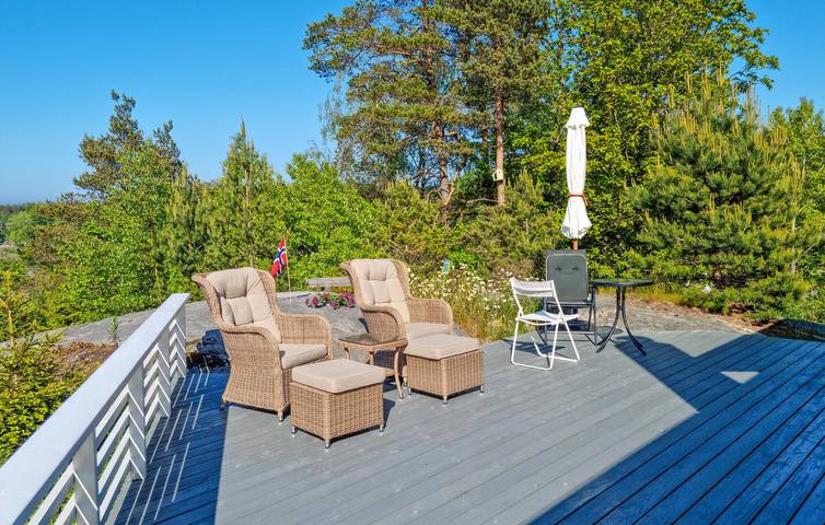 Ferienhaus für 7 Personen mit Terrasse in Lillesand