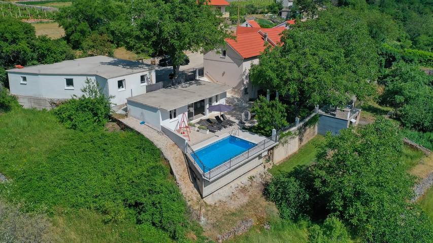 Villa für 6 Personen, mit Terrasse und Garten - 1
