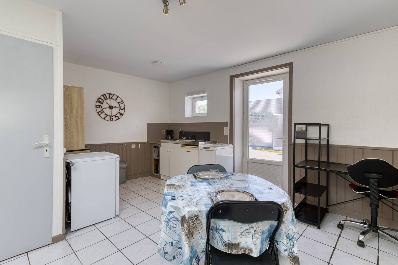 Studio entier, Studio à Bourcefranc-le-Chapus – Idéal Escapade à 2, Wi-Fi, Espace Télétravail, Proche Île d’Oléron in Bourcefranc-le-Chapus, Côte de Beauté