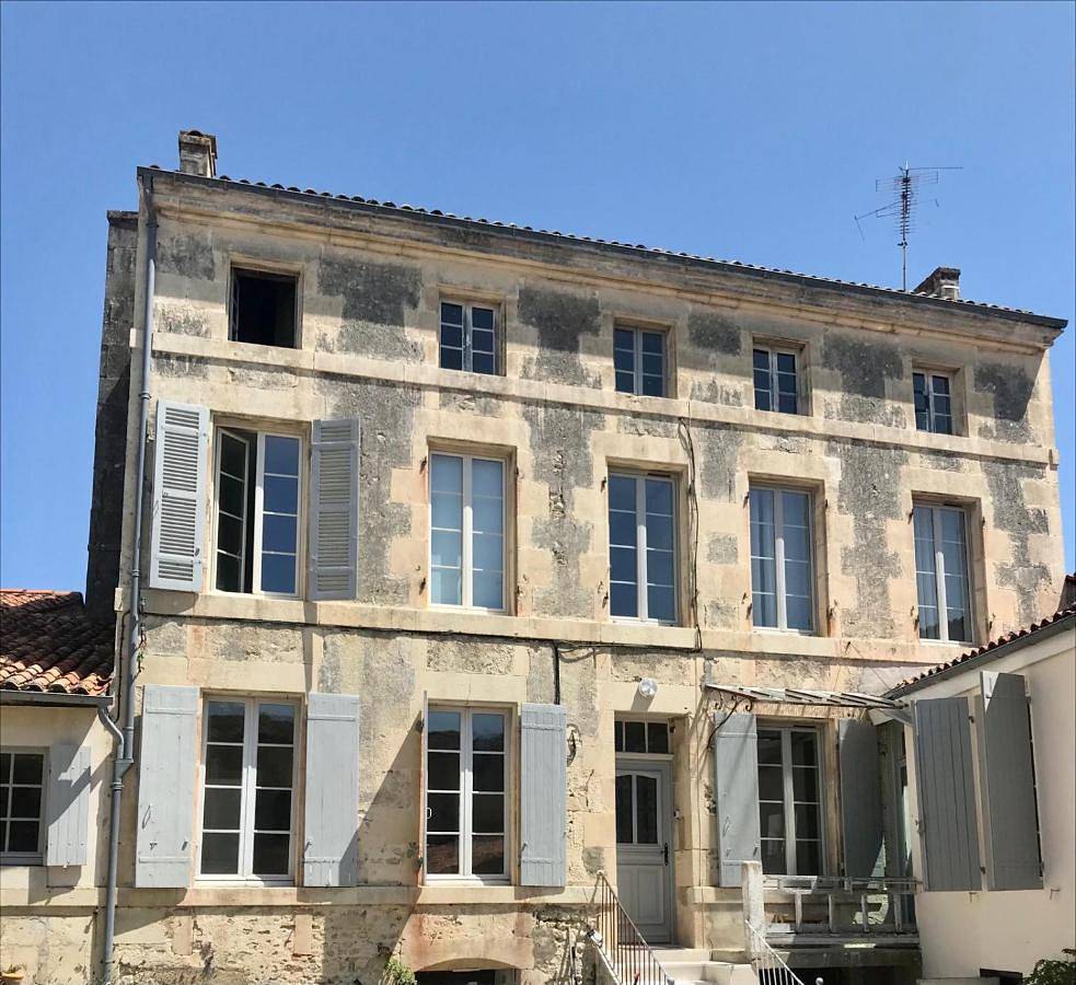 Holiday Home in Saint-Jean-d'Angély, Région de Saint-Jean-d'Angély
