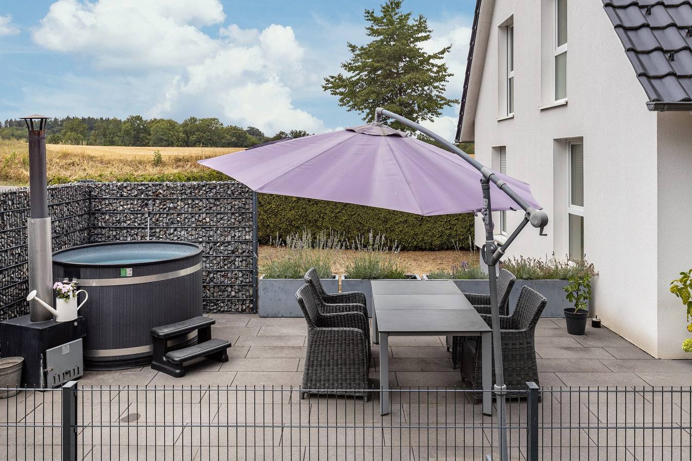 Ganze Wohnung, Apartment 'Helgas Horizon' mit privater Terrasse, Wlan und Hot Tube in Rottweil, Mittlerer Schwarzwald