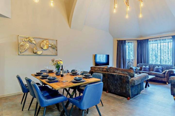Cottage for 8 people, with Hot tub and Garden in Newquay