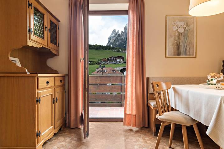 Apartamento entero, Apartamento '2 Vikoler' con vistas panorámicas al Sciliar, wifi, jardín y balcón in Fiè allo Sciliar, Dolomiti Superski