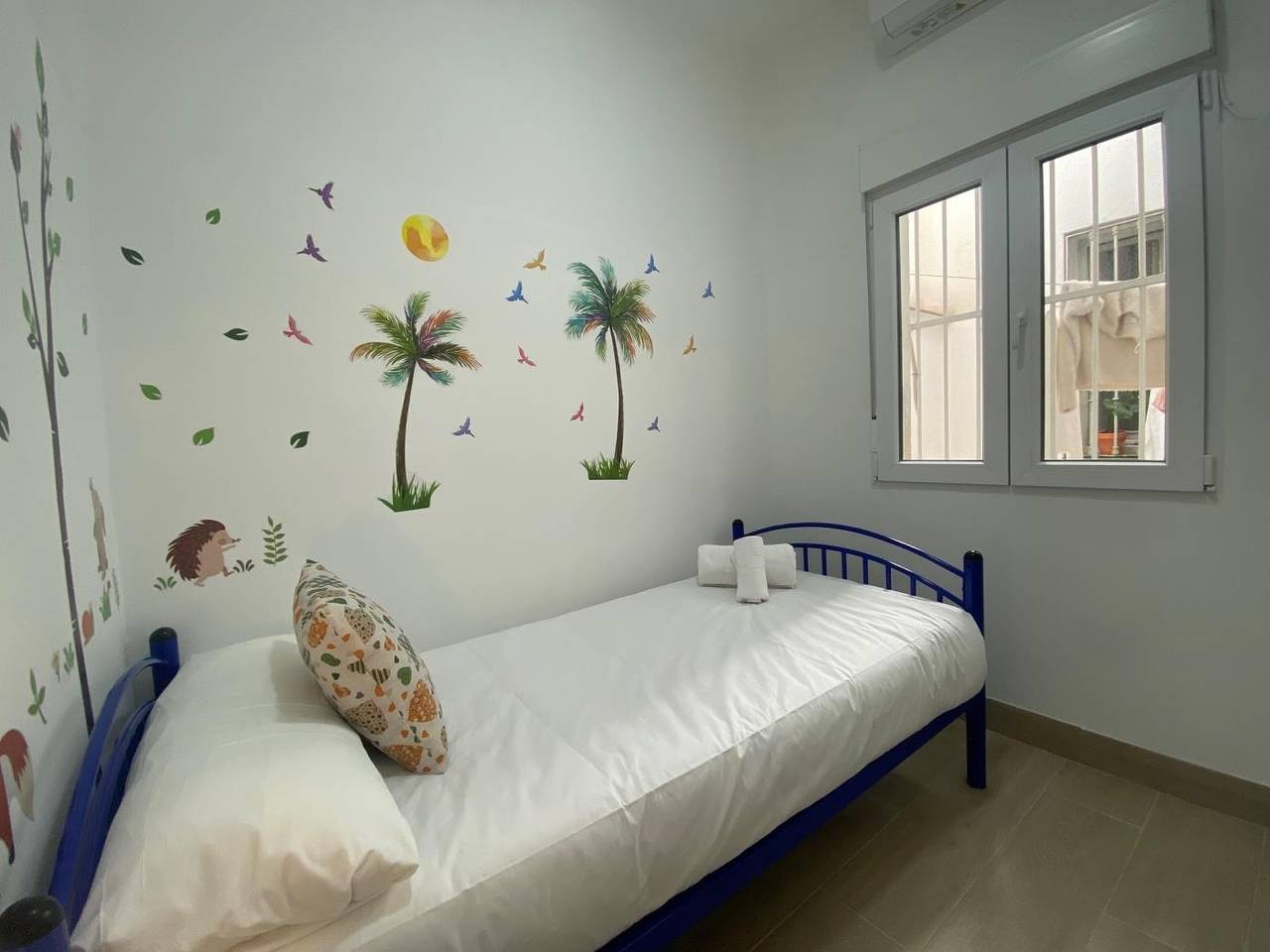 Entire vacation apartment, Madrid Delicias Iii - Two-bedroom apartment in Arganzuela, Madrid