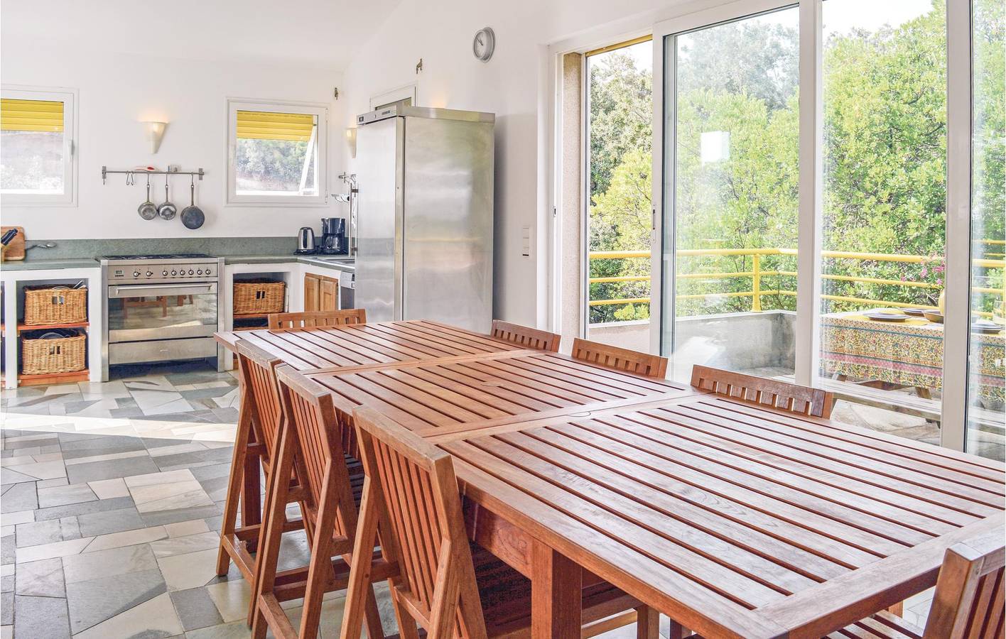 Appartement confortable avec terrasse, WiFi et parking - 1,5 km de la plage Nude in San-Giuliano, Région de Corte