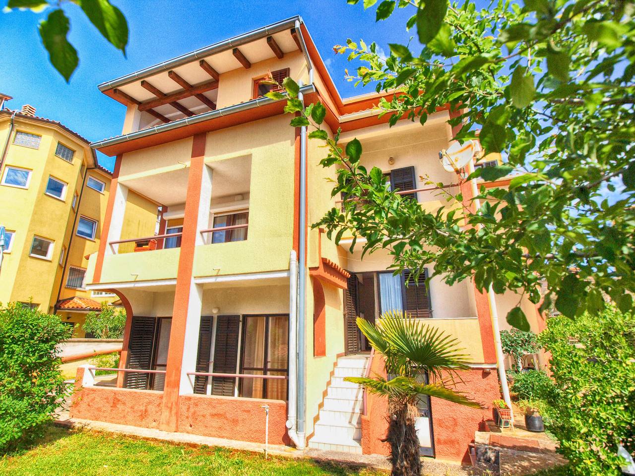 Ganze Wohnung, Ferienwohnung für 7 Personen mit Terrasse in Medulin, Südküste Istrien