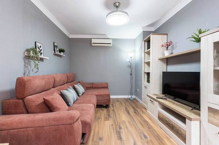 Spacious 2-Story Villa with Pool | 4 Bedrooms | Full Kitchen in Aguadulce, Roquetas de Mar