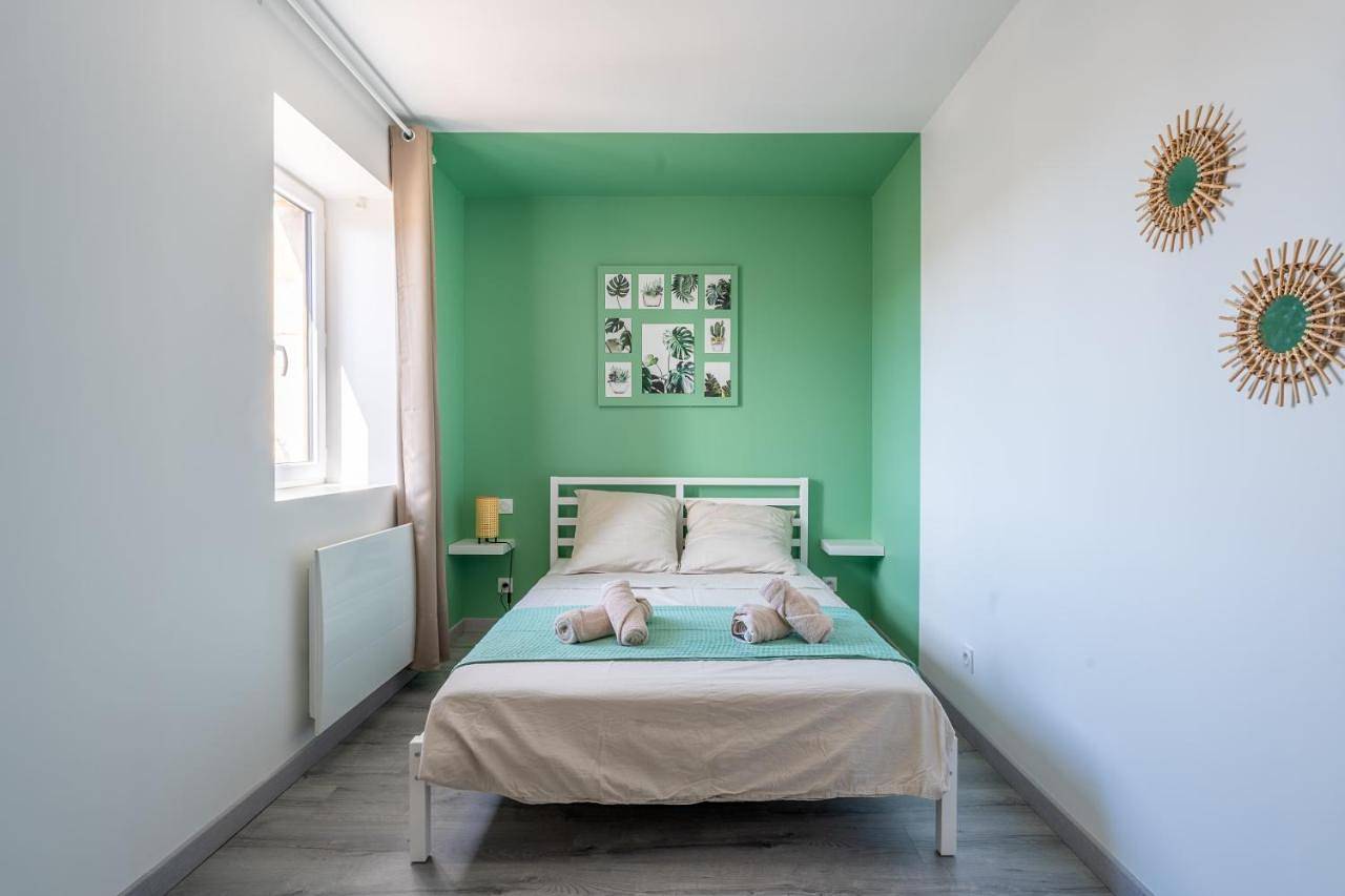 Appartement entier, Two-Bedroom Apartment in Saint-Georges-de-Reneins, Beaujolais