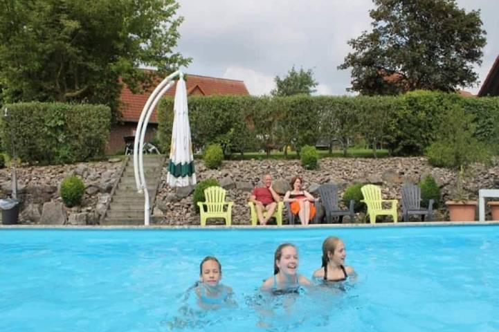Location de vacances pour 7 personnes, avec balcon/terrasse ainsi que terrasse et piscine à Brakel - 4