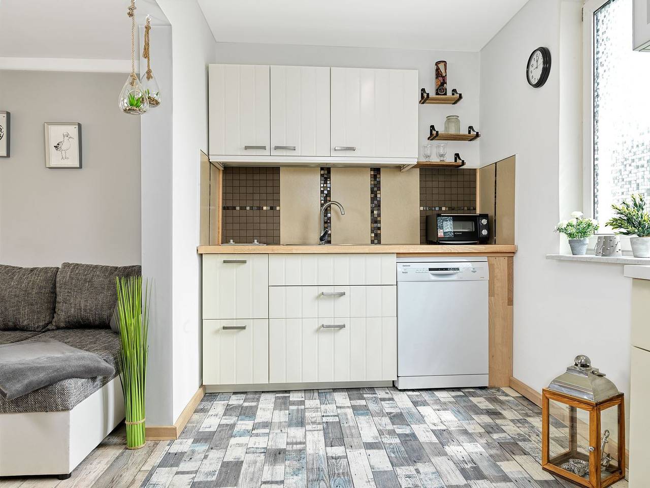 Ganze Wohnung, App. Inselbude - Kleine moderne Ferienwohnung im Hause der Eigentümer mit separatem Zugang. in Kirchdorf (Poel), Nordwestmecklenburg (Wismar und Umgebung)