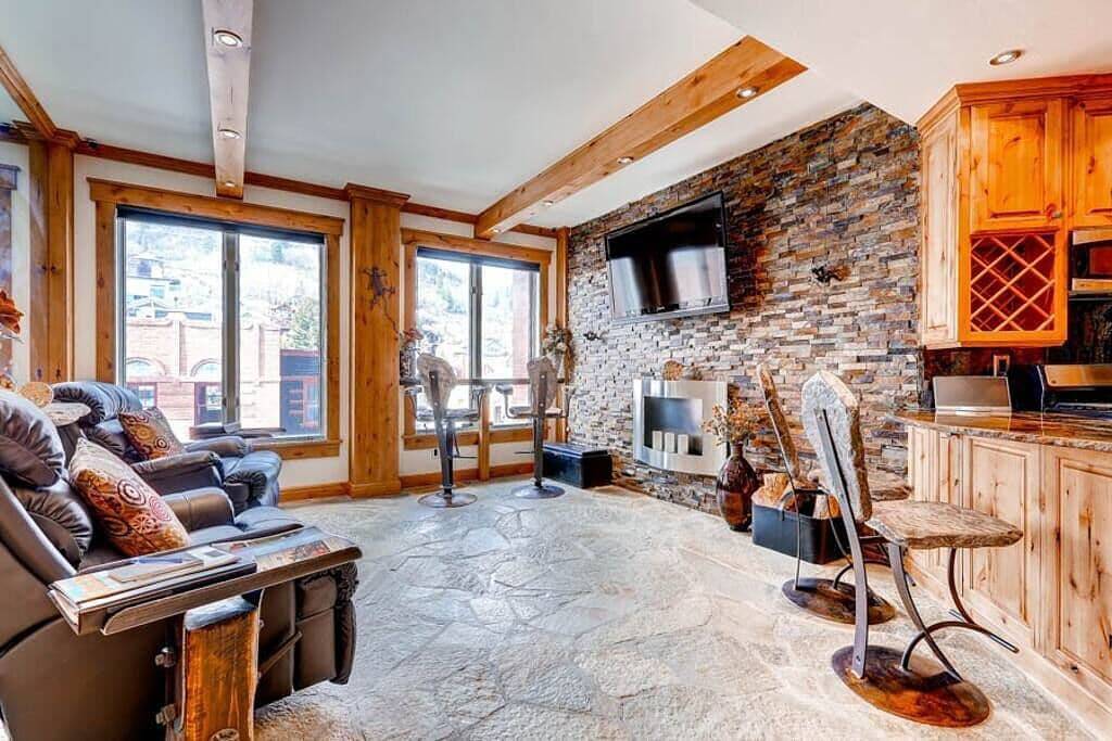 Ganze Wohnung, 1Bdr Condo w/ Stunning Décor - Heart of Downtown! in Uinta Wasatch Cache National Forest
