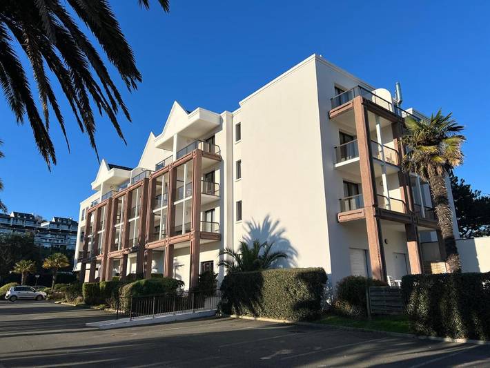 Appartement de vacances pour 6 personnes, avec piscine et jardin