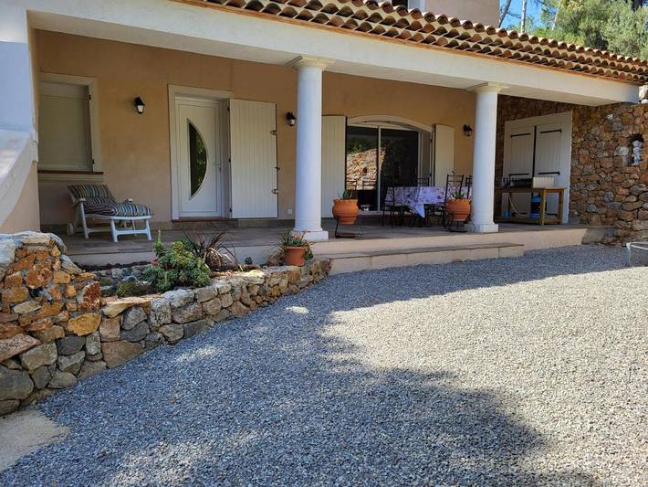 Appartement de vacances pour 4 personnes, avec piscine et jardin
