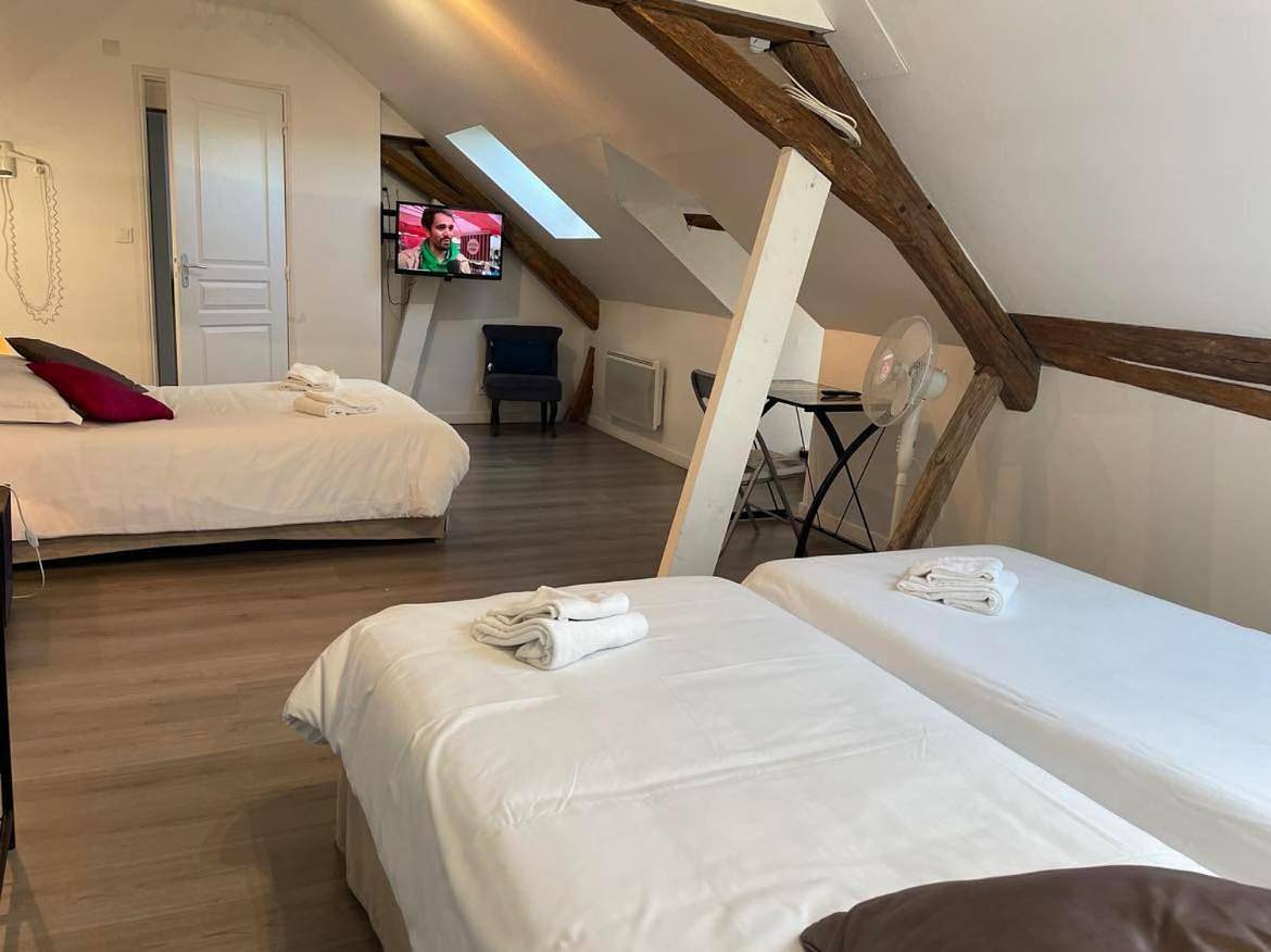 Triple Room with Private Bathroom in Azay-le-Rideau, Vallée de la Loire