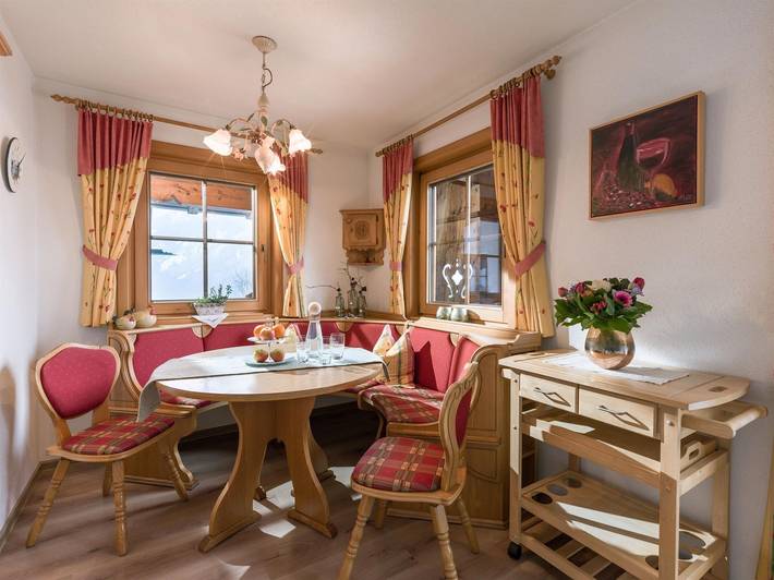 Ferienwohnung für 4 Personen, mit Balkon und Terrasse sowie Garten und Pool in Finkenberg - 4