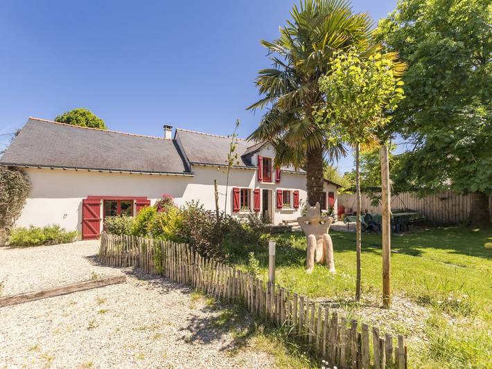 Gîte pour 15 personnes, avec Terrasse et Jardin à Nort-sur-Erdre