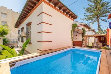 Chalet pour 6 personnes, avec jardin ainsi que piscine et terrasse, animaux acceptés à Malaga