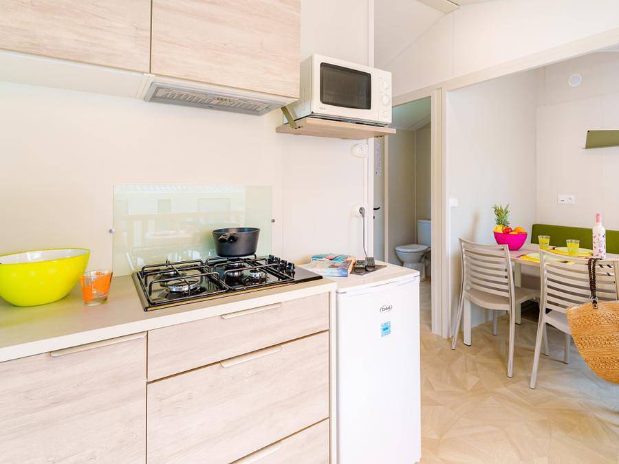 Camping du Vieux Château - Mobilheim 2 personen - Mobilheim Escale 20m² - 1 Schlafzimmer + Fernseher in Saint-Michel-Chef-Chef, Côte de Jade