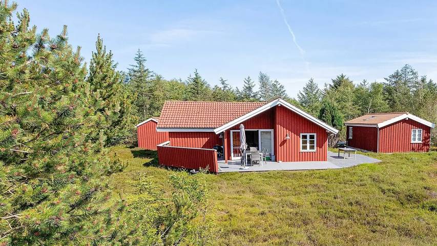 Feriehus for 7 personer, med sauna og terrasse i tillegg til jacuzzi, dyr tillatt i Fur