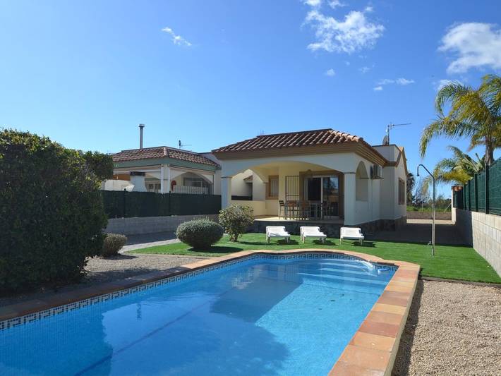 Maison de vacances pour 6 personnes, avec Terrasse ainsi que Jardin et Piscine à Riumar
