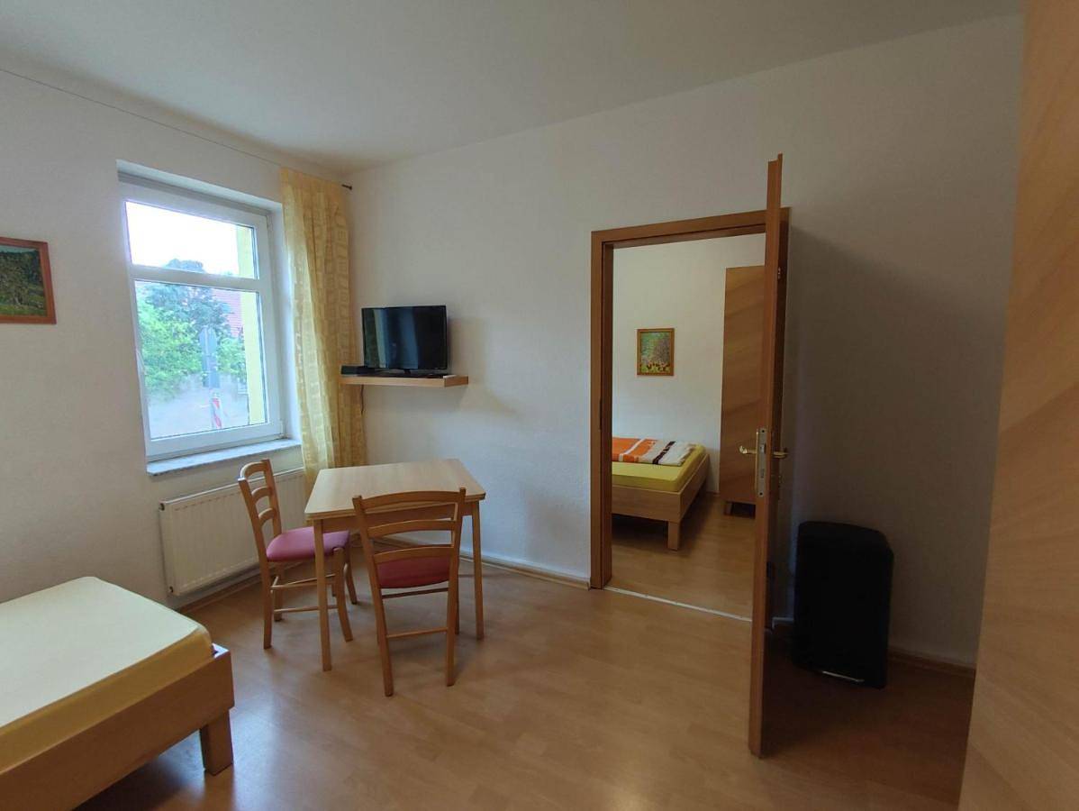 Triple Room with Garden View in Südwest, Leipzig