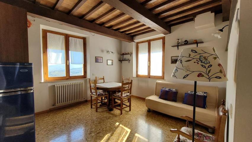Appartamento per 3 persone, con balcone e panorama in San Quirico d'Orcia
