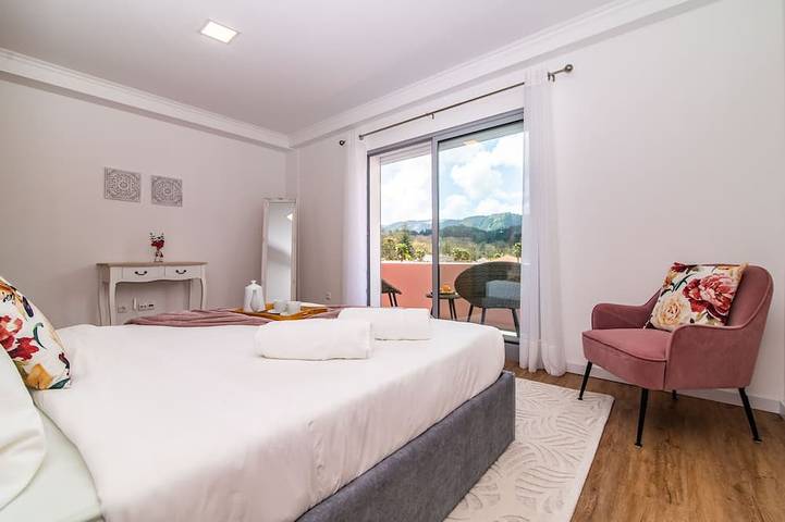 Gîte pour 4 personnes, avec balcon et jacuzzi dans Furnas - 2