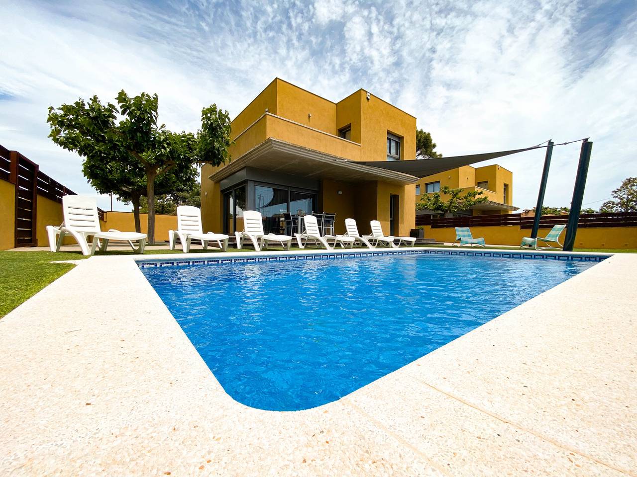 Alegria in L'Escala, Haut-Ampurdan