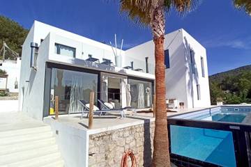 Casa De Vacaciones para 12 Personas en Cala Llonga, Santa Eulària des Riu, Foto 1
