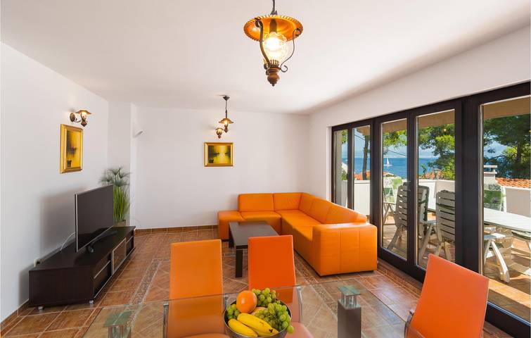 Apartment am Meer in Stomorska mit Terrasse und moderner Ausstattung in Stomorska, Solta