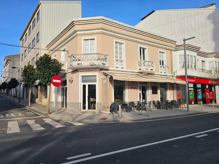 Apartamento para 8 personas, con balcón y vistas en Arzúa