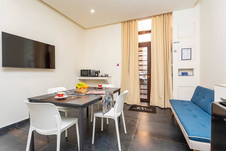 Location de vacances pour 3 personnes, avec jacuzzi, animaux acceptés à Catane
