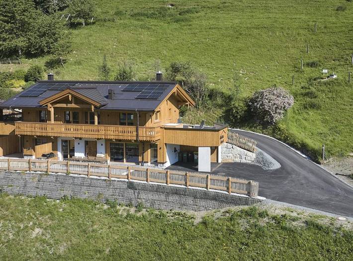 Chalet für 16 Personen, mit Balkon und Terrasse sowie Whirlpool und Garten in Hinterglemm