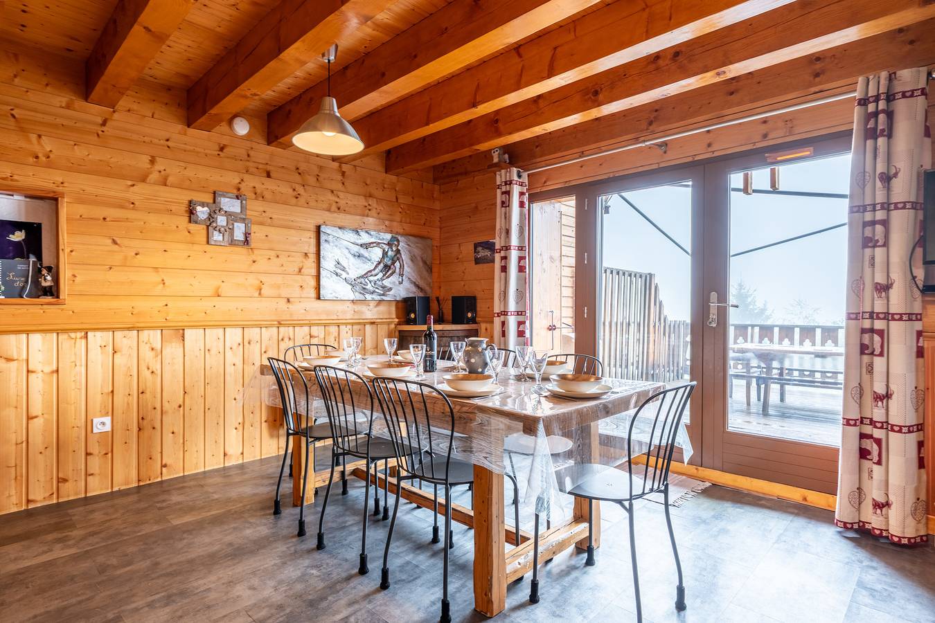 Chalet 'Les Skieurs' con vistas a la montaña, terraza privada y Wi-Fi in Notre-Dame-du-Pré, Savoie