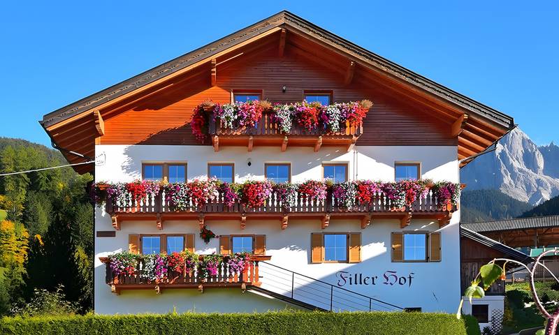 Ganze Wohnung, Apartment „Bergblick“ mit Bergblick, Gemeinschaftsterrasse und Wlan in Santa Magdalena (Eisacktal), Villnöß