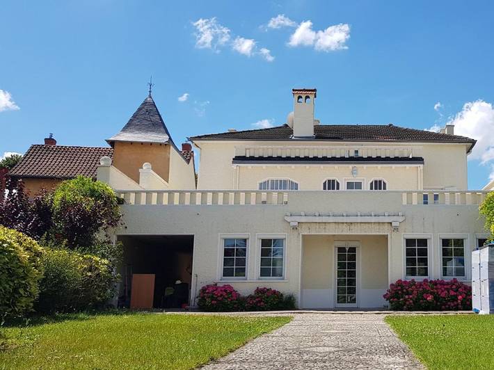 Gîte pour 3 personnes, avec Terrasse dans Aéroport Lyon Saint-Exupéry