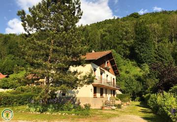Gîte pour 2 personnes, avec jardin, animaux acceptés dans l' Isère