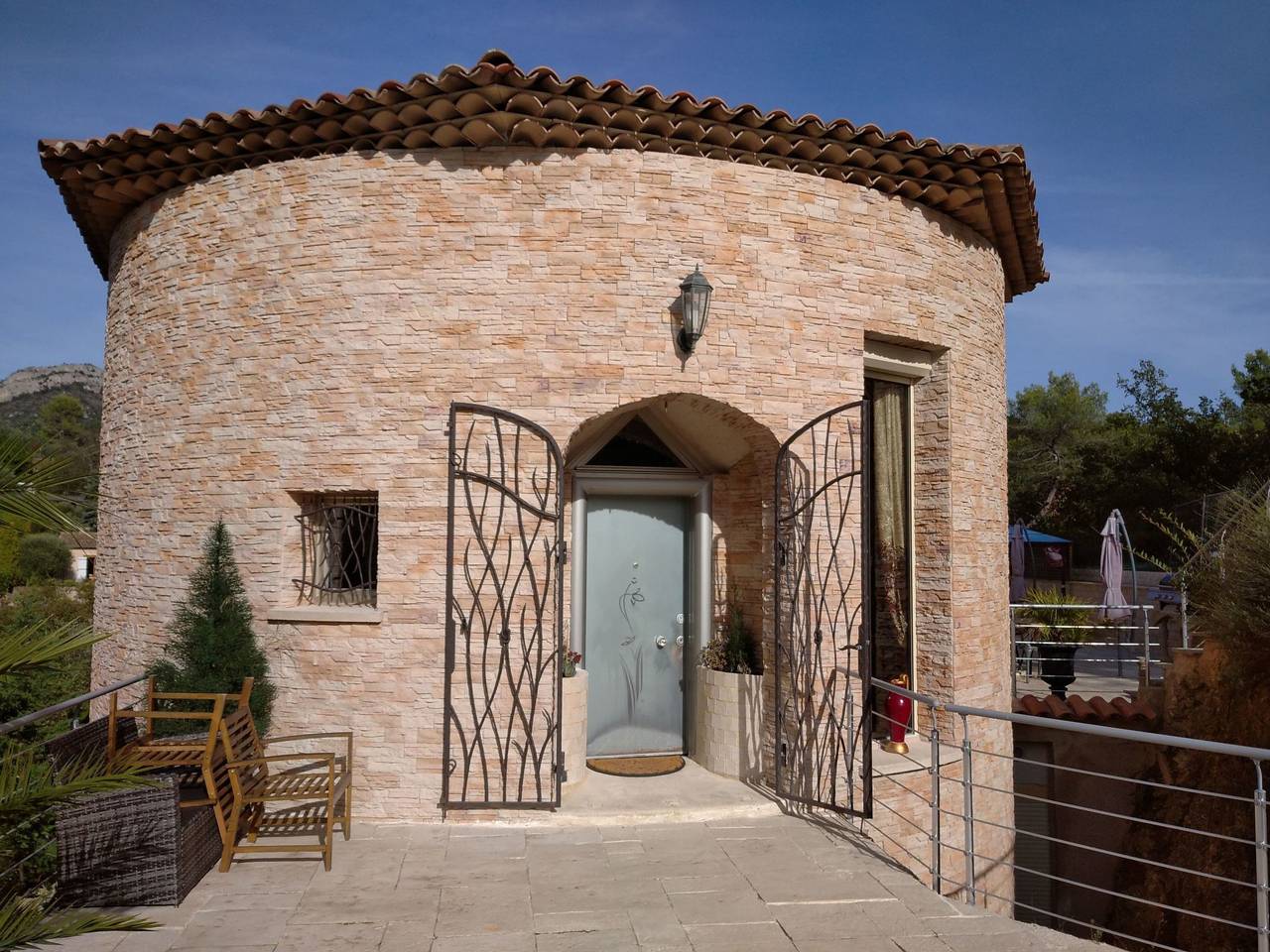 "Villa Sculpture" mit Terrasse in Vence (Alpes Marítimos), Region de Cannes