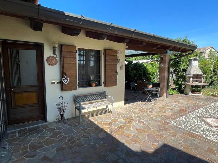 Location de vacances pour 6 personnes, avec Terrasse ainsi que Jardin et Vue dans Passariano