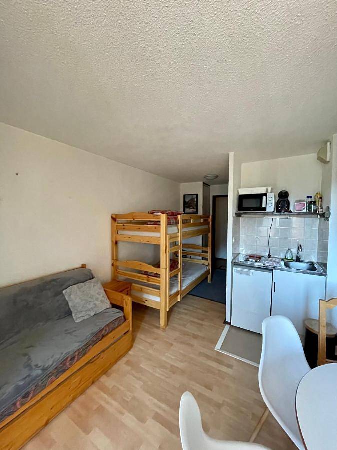 Gîte pour 4 personnes, avec jardin ainsi que terrasse et vue à Bellevaux - 3