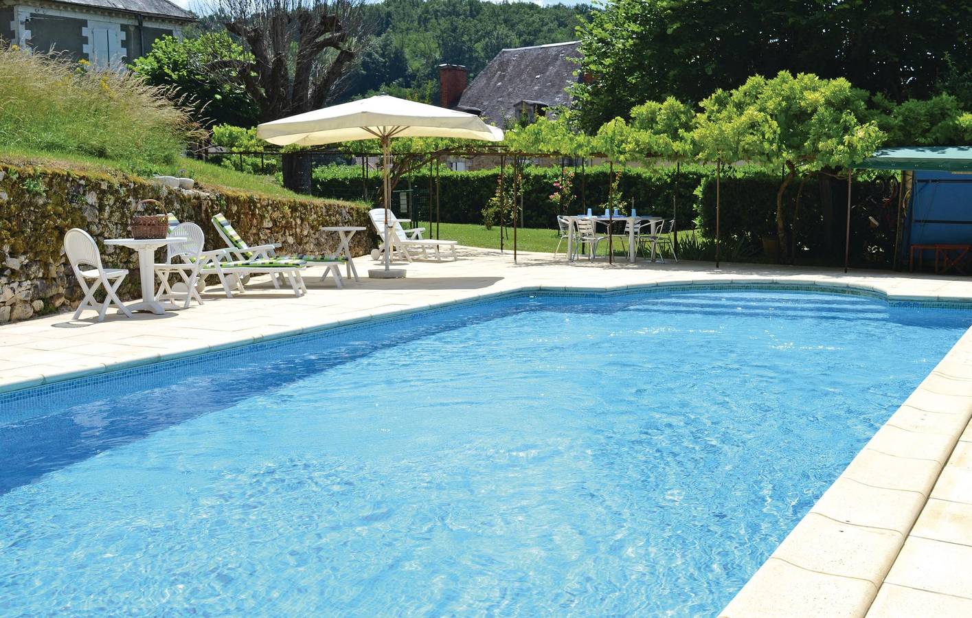 Appartement avec piscine près de la rivière Dordogne in Cénac-et-Saint-Julien, Périgord Noir