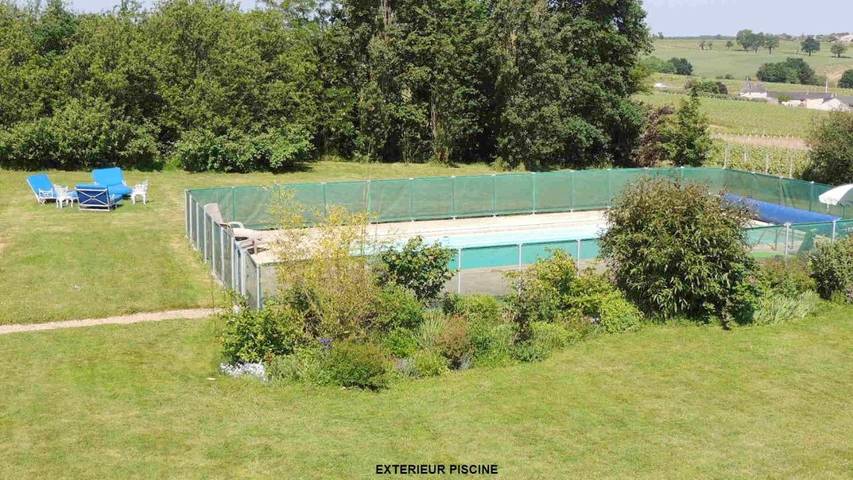 Location de vacances pour 5 personnes, avec vue ainsi que piscine et jardin, adapté aux familles dans Bellevigne-en-Layon - 2