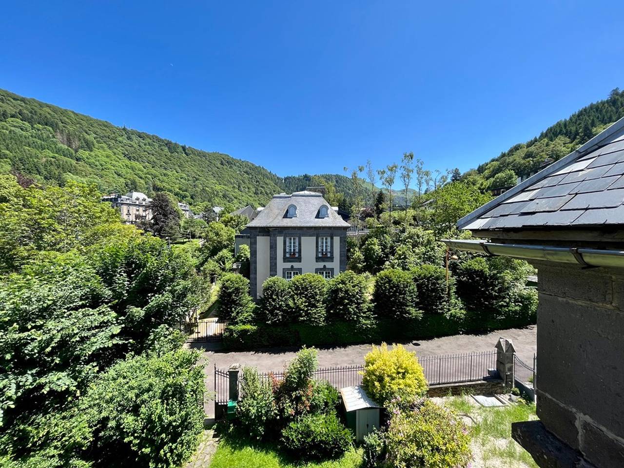 Appartement entier, Charmant T3 au Mont-Dore, jusqu'à 4 pers, wifi, vue Puy Gros in Mont-Dore, Parc naturel régional des Volcans d'Auvergne
