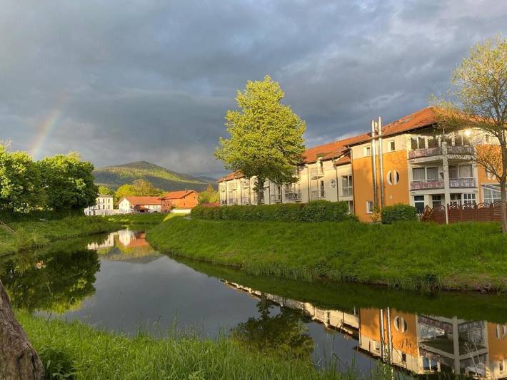 Ferienwohnung für 2 Personen, mit Balkon und Whirlpool sowie Terrasse und Pool