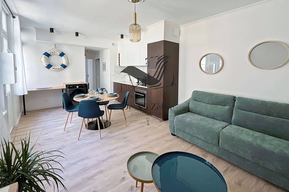 Apartamento entero, Courtyard apartment in the heart of the city in Rochefort, Region de Rochefort